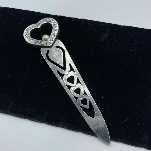 Brighton Heart Faux Pearl Book Mark - Picture 2 of 3
